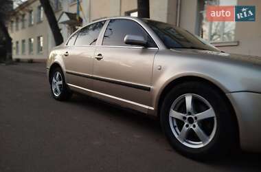 Лифтбек Skoda Superb 2005 в Ровно