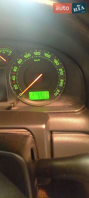 Лифтбек Skoda Superb 2006 в Боярке