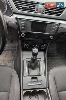 Лифтбек Skoda Superb 2016 в 