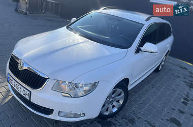 Универсал Skoda Superb 2011 в Дрогобыче