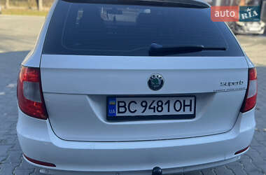 Універсал Skoda Superb 2011 в Дрогобичі