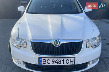 Універсал Skoda Superb 2011 в Дрогобичі