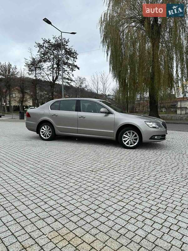 Лифтбек Skoda Superb 2014 в Львове