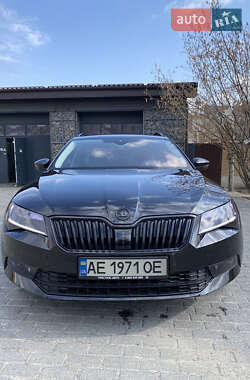 Універсал Skoda Superb 2017 в Дніпрі