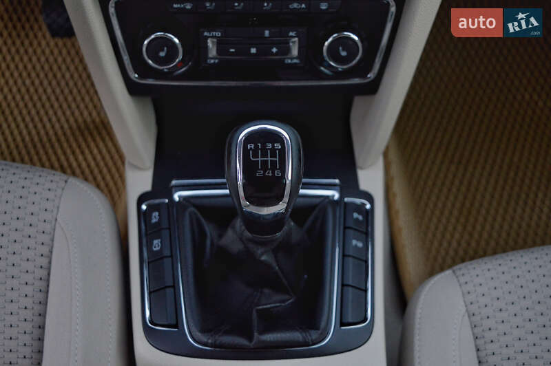 Лифтбек Skoda Superb 2010 в Стрые