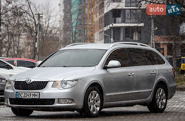 Универсал Skoda Superb 2012 в Львове