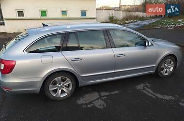 Универсал Skoda Superb 2012 в Самборе