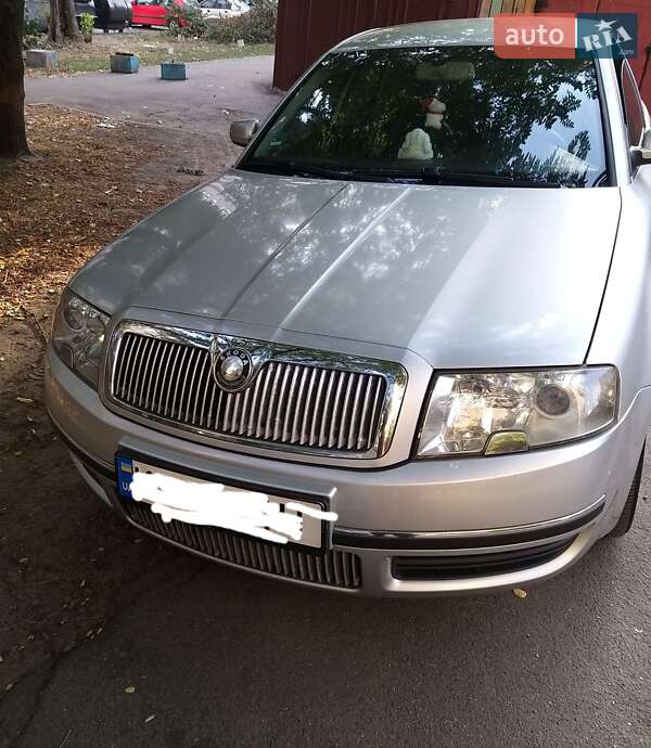 Лифтбек Skoda Superb 2004 в Киеве