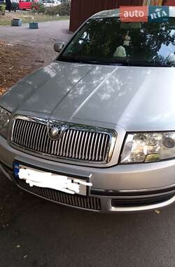 Лифтбек Skoda Superb 2004 в 