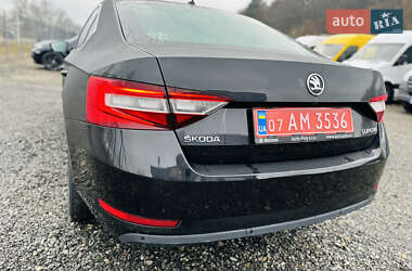 Лифтбек Skoda Superb 2017 в Иршаве