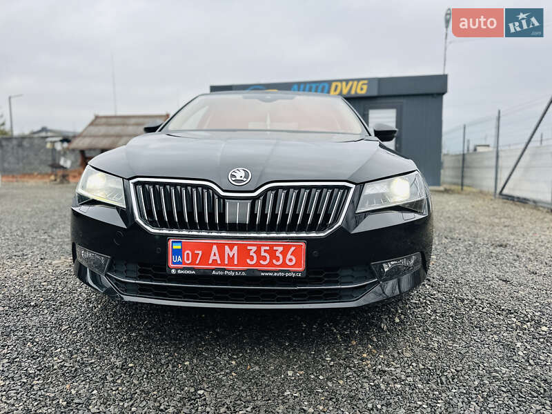 Лифтбек Skoda Superb 2017 в Иршаве