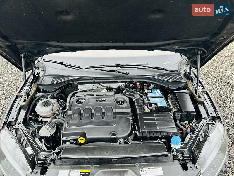 Лифтбек Skoda Superb 2017 в Иршаве