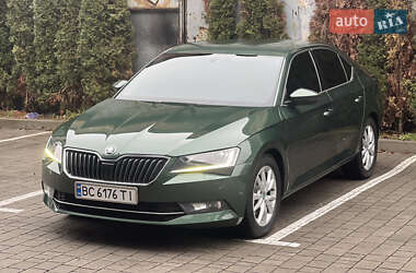 Лифтбек Skoda Superb 2018 в Львове