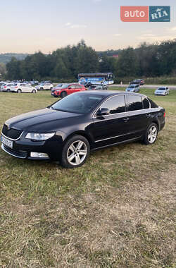 Седан Skoda Superb 2009 в Новояворівську