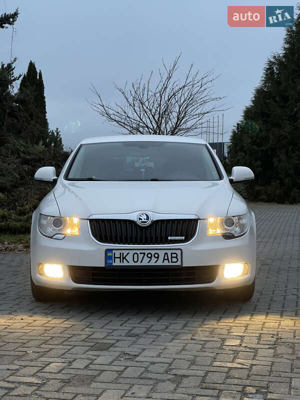 Лифтбек Skoda Superb 2011 в Ровно