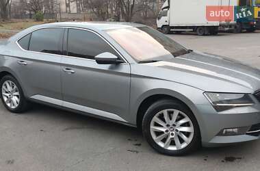 Лифтбек Skoda Superb 2015 в Кривом Роге