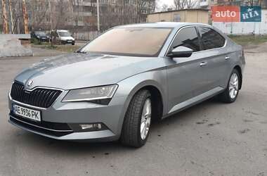 Лифтбек Skoda Superb 2015 в Кривом Роге