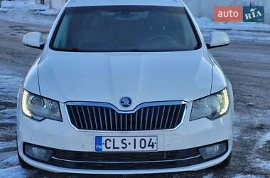 Універсал Skoda Superb 2015 в Радивиліві