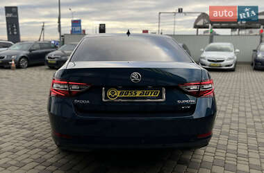 Лифтбек Skoda Superb 2016 в 