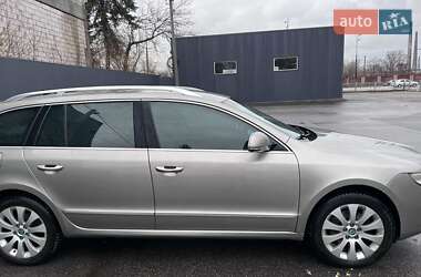 Універсал Skoda Superb 2012 в Дніпрі