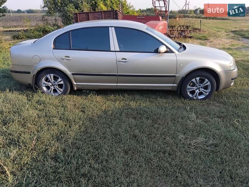 Лифтбек Skoda Superb 2005 в Терновке фото 3 Лифтбек Skoda Superb 2005 в Терновке