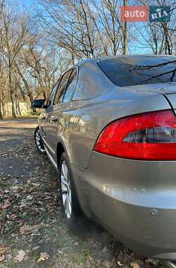 Лифтбек Skoda Superb 2011 в 