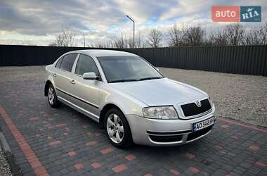 Ліфтбек Skoda Superb 2002 в Виноградові