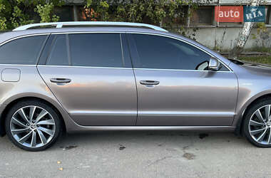 Універсал Skoda Superb 2012 в 