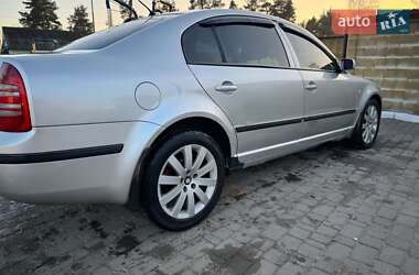 Лифтбек Skoda Superb 2005 в 
