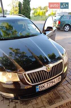 Универсал Skoda Superb 2013 в Ровно