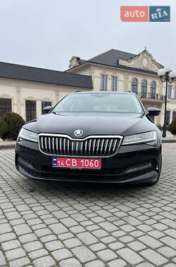 Універсал Skoda Superb 2020 в Ужгороді