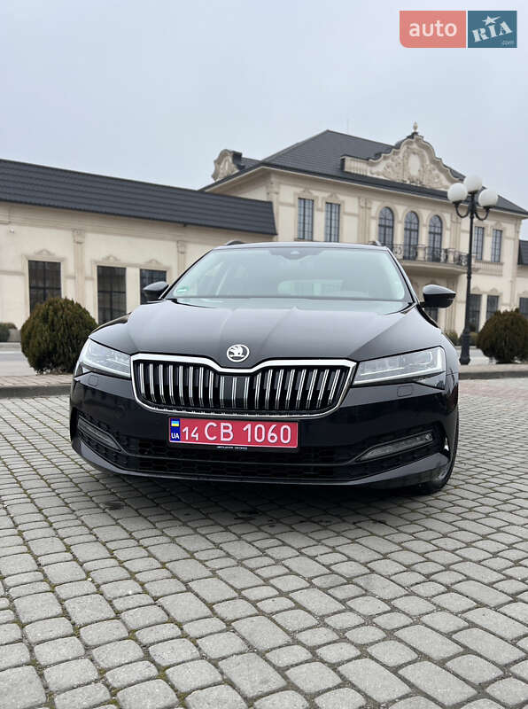 Универсал Skoda Superb 2020 в Ужгороде