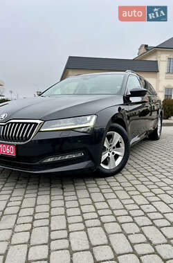 Универсал Skoda Superb 2020 в Ужгороде