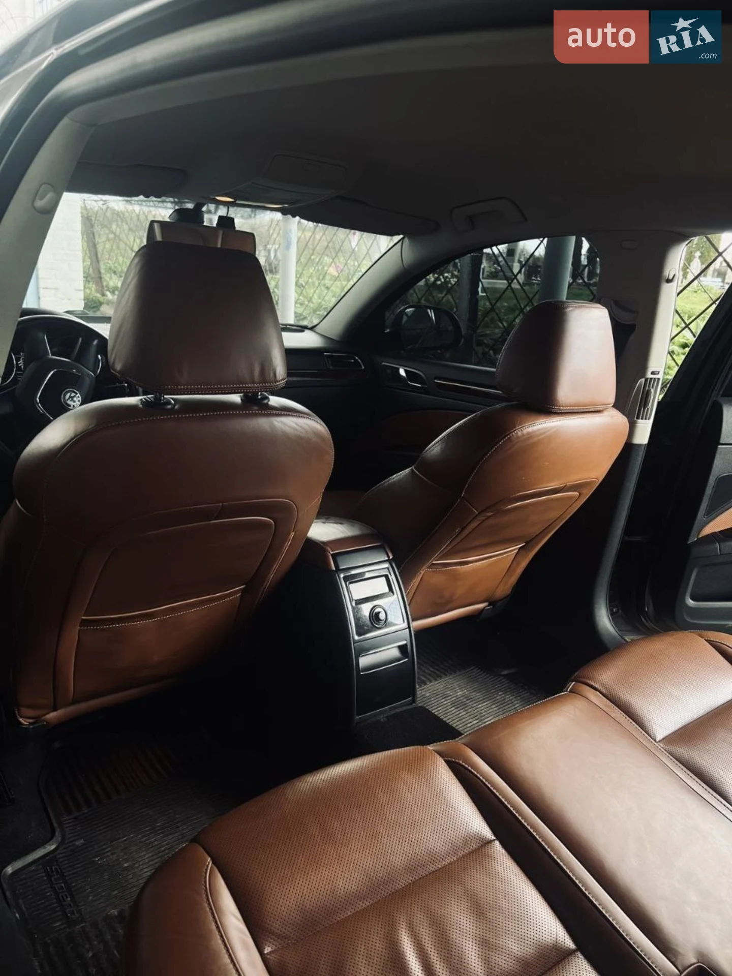 2010 Skoda Superb - мініатюра 13