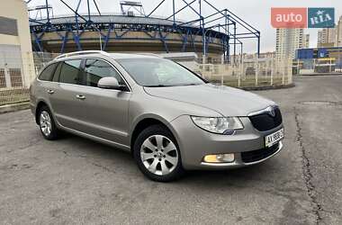 Універсал Skoda Superb 2010 в Харкові