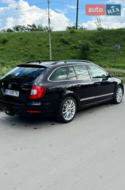 Універсал Skoda Superb 2011 в Львові