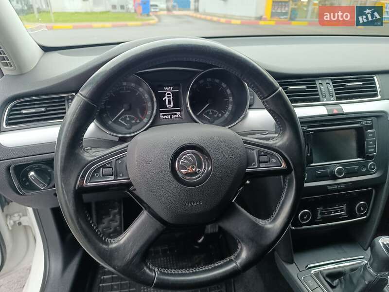Универсал Skoda Superb 2014 в Мукачево