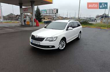 Універсал Skoda Superb 2014 в 