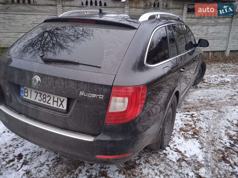 Універсал Skoda Superb 2010 в Гадячі