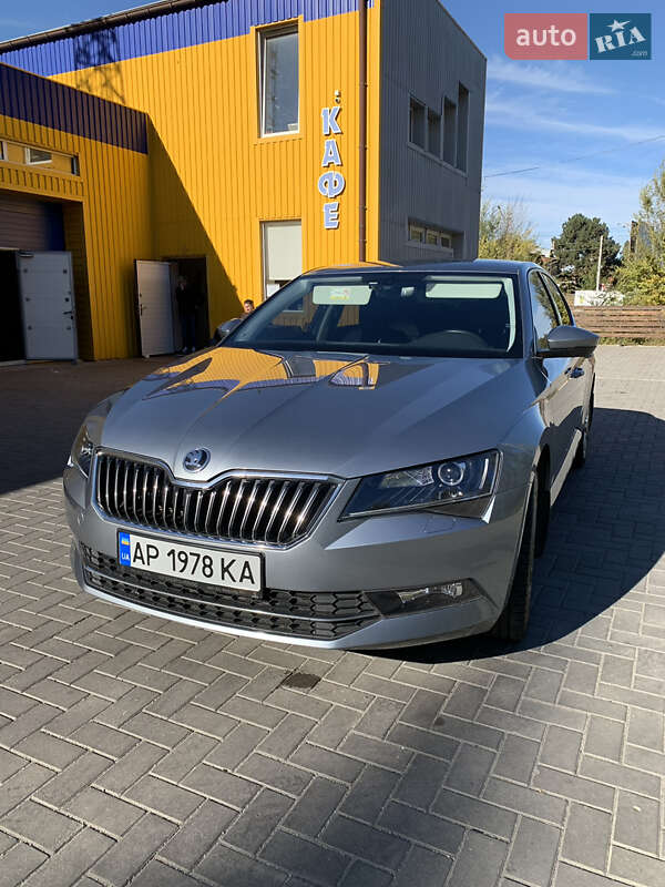 Ліфтбек Skoda Superb 2018 в 