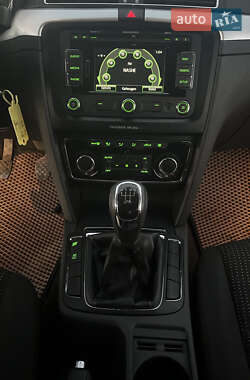 Лифтбек Skoda Superb 2010 в 