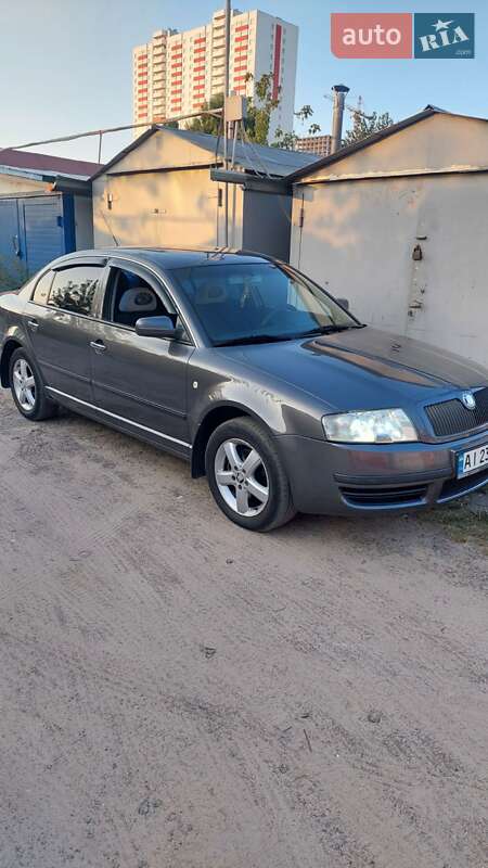 Лифтбек Skoda Superb 2005 в Киеве