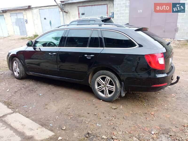 Универсал Skoda Superb 2010 в Дрогобыче