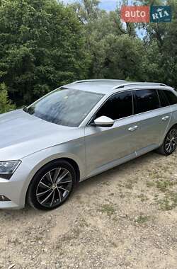 Універсал Skoda Superb 2015 в Львові