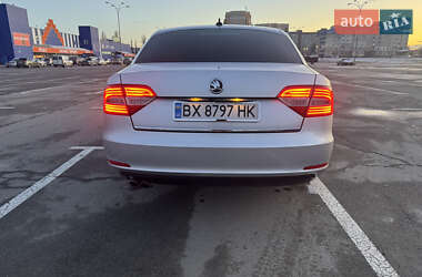 Лифтбек Skoda Superb 2013 в 
