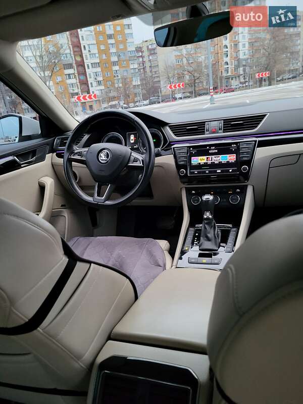 Лифтбек Skoda Superb 2017 в Киеве