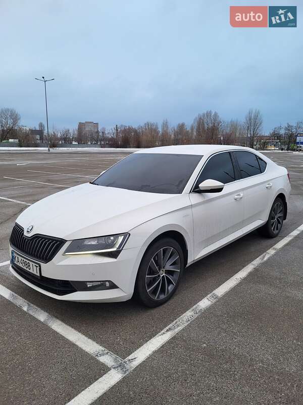 Лифтбек Skoda Superb 2017 в Киеве