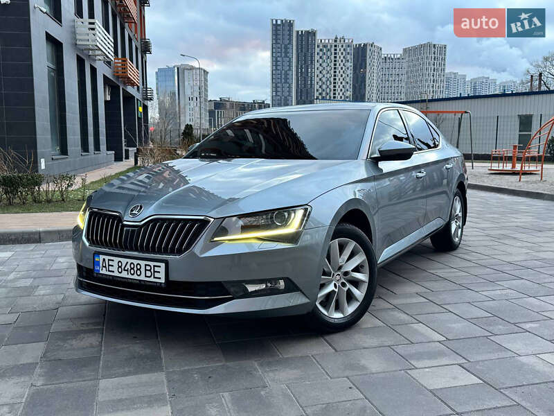 Ліфтбек Skoda Superb 2015 в Києві