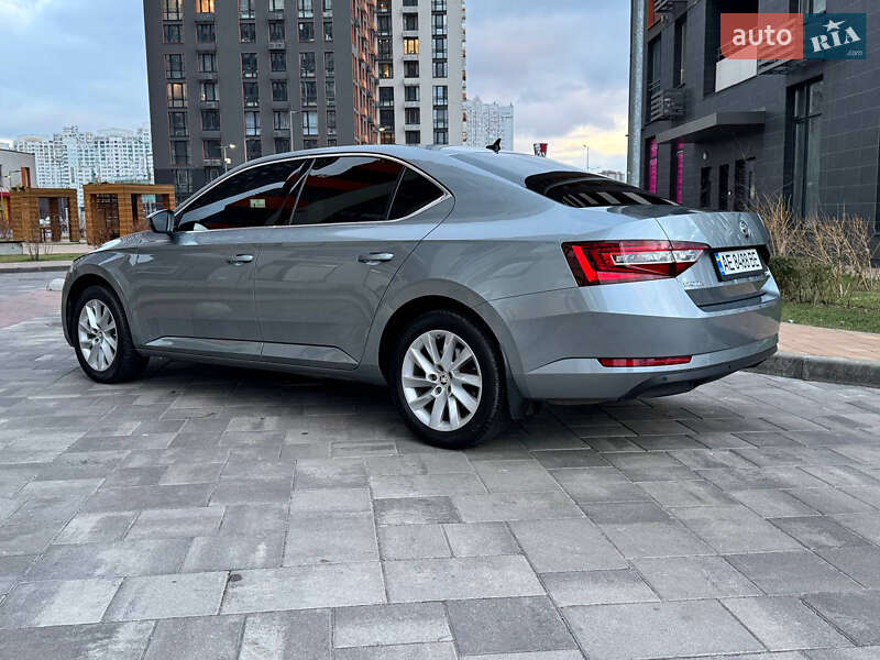 Ліфтбек Skoda Superb 2015 в Києві