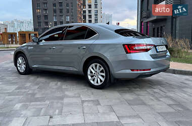 Лифтбек Skoda Superb 2015 в Киеве